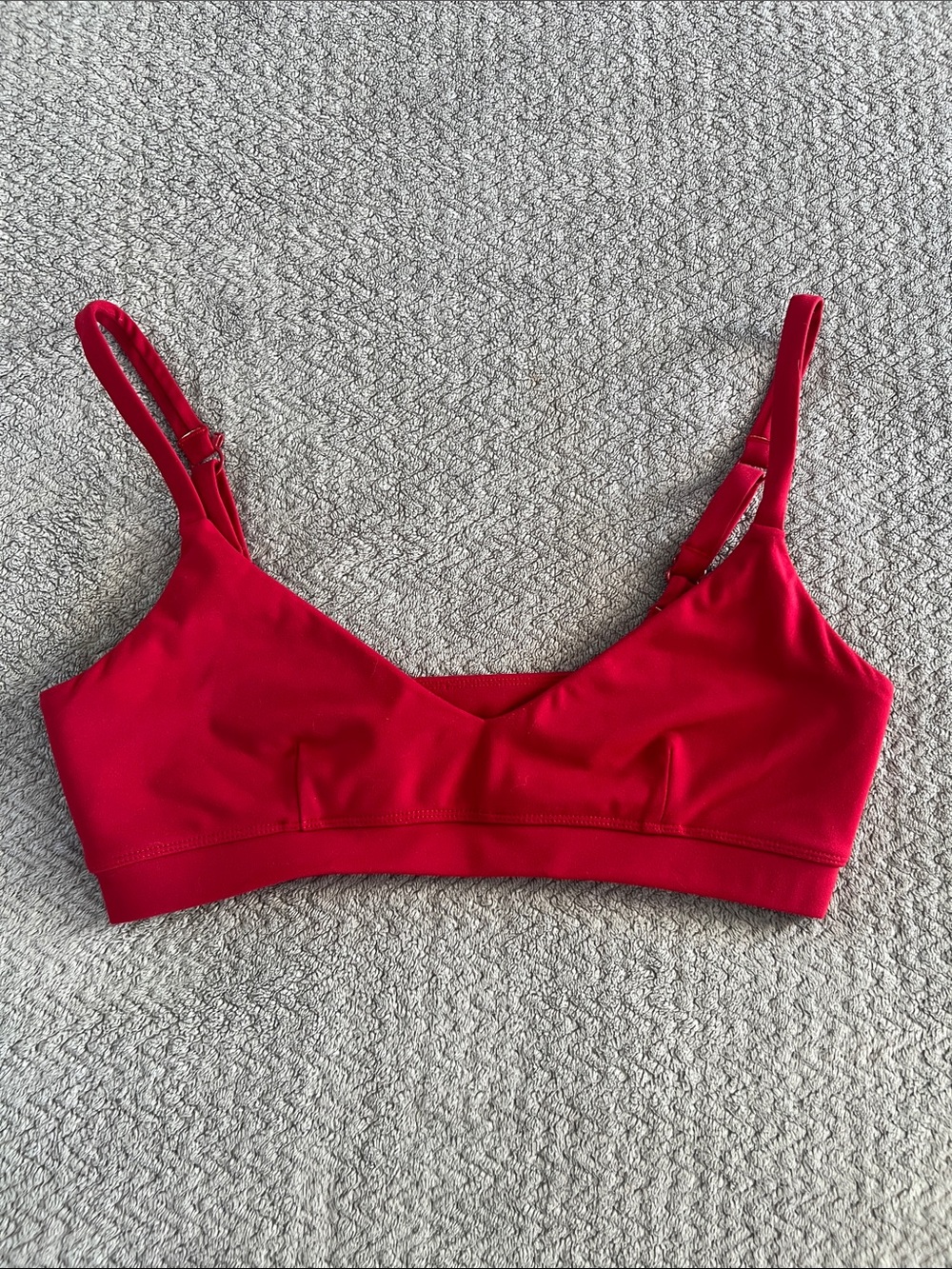 Vitality V Neck Red Sports Bra Athleisure Size Medium Adjustable Straps